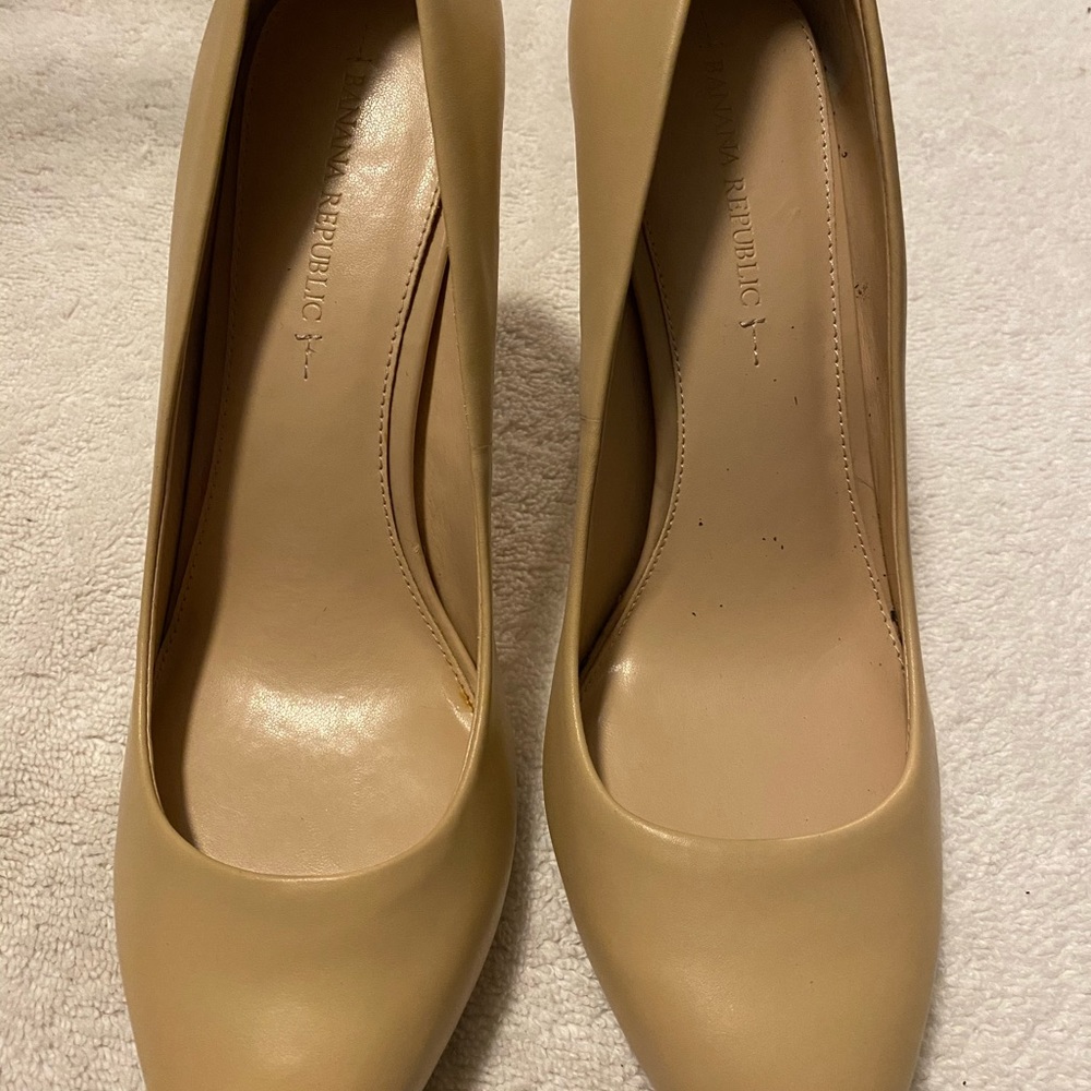 Brand New Leather Heels By BANANA REPUBLIC